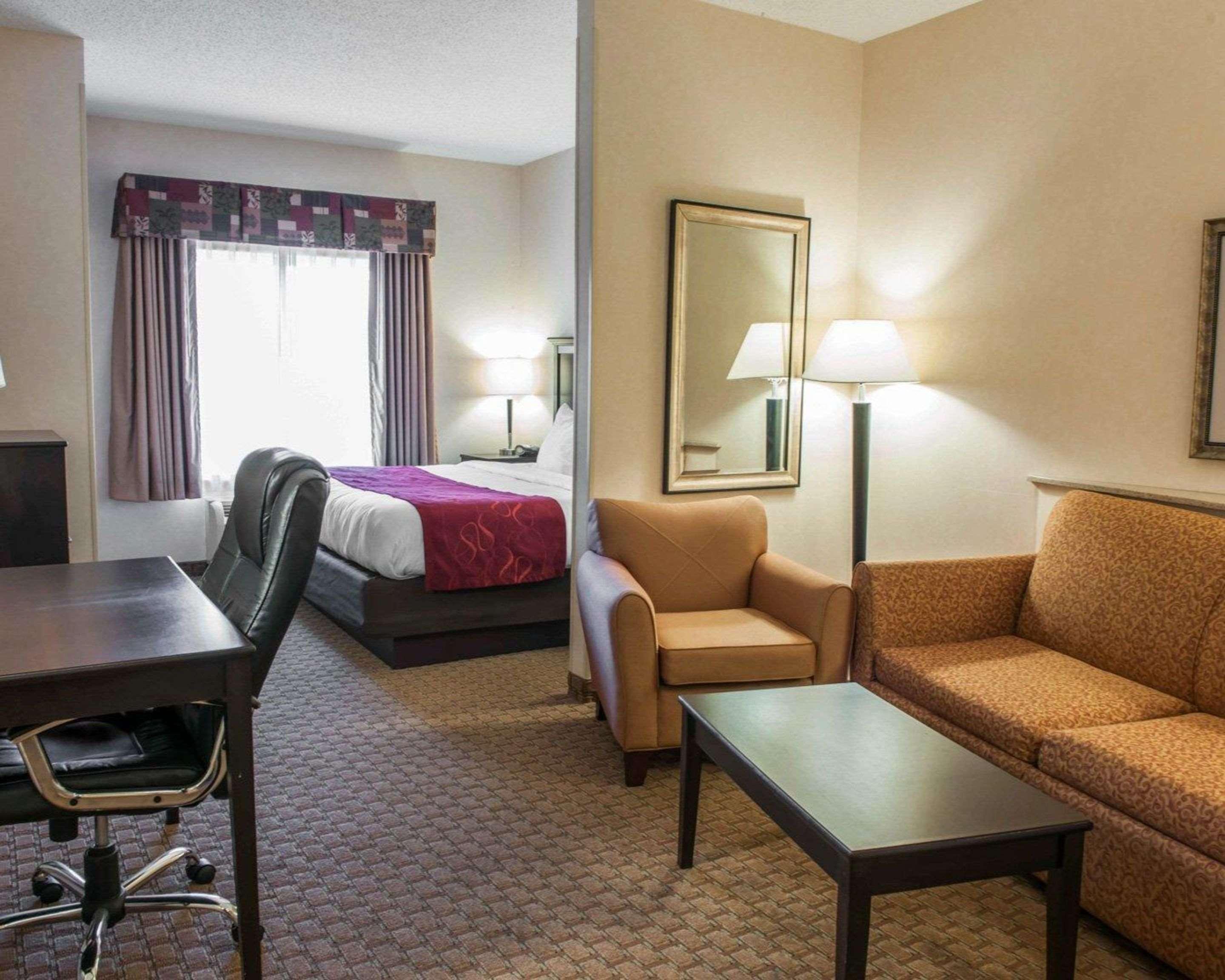Comfort Suites Southport Exterior photo